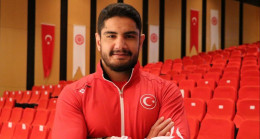 Milli güreşçi Taha Akgül, İbrahim Mustafa Turnuvası’nda altın madalya kazandı