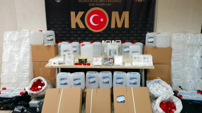 İzmir’de 2 ton 250 litre sahte etil alkol ele geçirildi