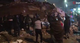 Gaziantep’teki enkazda kurtarmak isterken çatının altında kaldılar