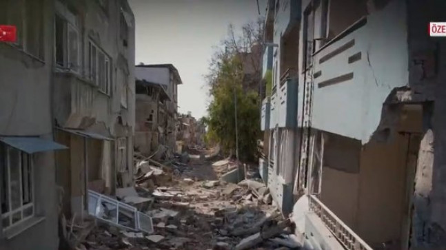 Mahalle yerle bir oldu! Geriye sadece Muhtar Nihat Derviş kaldı: Sözün bittiği yer…