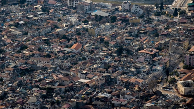 Muhalefet ayak bağı olurken o her fırsatta uyarıp Bize yardımcı olun vurgusu yaptı