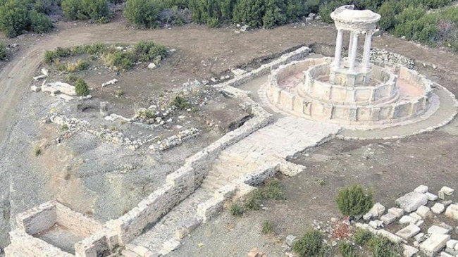 Kibyra’daki antik çeşme suya kavuşuyor