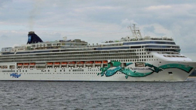 Norwegian Jade, ilk kez Bodrum’da demirledi