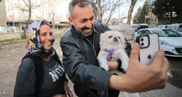 Adıyaman’da enkazdan çıkardığı köpeğin sahibi bulundu