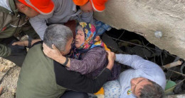 Ümmühan nine depremin simgesi olmuştu! Kendisini kurtaran ekiple buluşması ağlattı