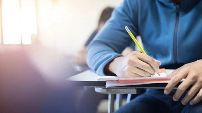 Depremzede üniversite öğrencileri için öğrenim ücreti kararı