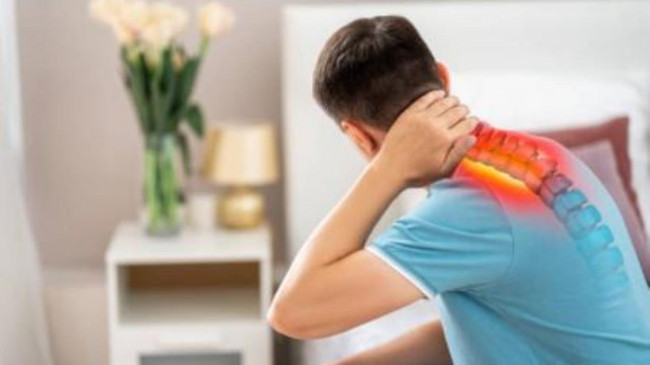 Boyun fıtığı belirtileri nelerdir, tedavisi nasıl olur? Boyun fıtığı kendi kendine geçer mi?