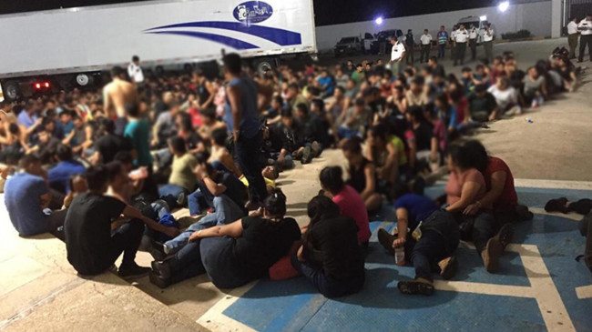 Meksika’da TIR dorsesinde 103’ü fazla refakatsiz çocuk 343 göçmen bulundu