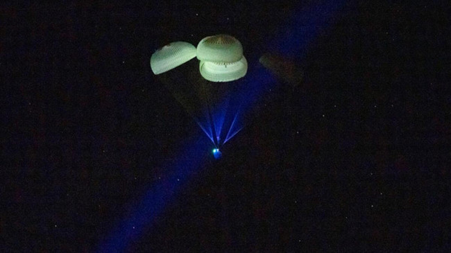 SpaceX kapsülü 5 ay sonra Dünya’ya döndü