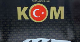 Edirne’de şüpheli otomobilde 3 suikast silahı ele geçirildi