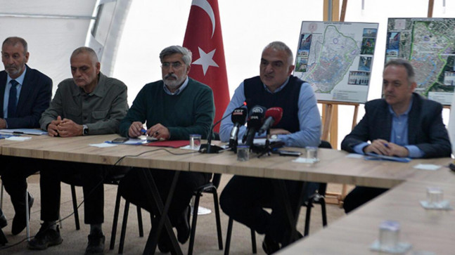 Bakan Ersoy: 42 noktada keşif çalışmaları başladı, 50’den fazla eser kurtarıldı