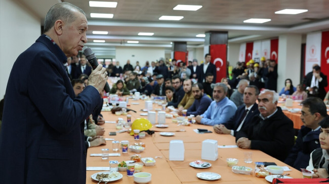 Cumhurbaşkanı Erdoğan Balıkesir’de depremzedelerle yemekte buluştu