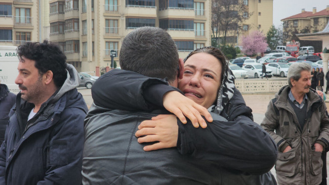 Ünlü sunucu Ezgi Sertel’in babası son yolculuğuna uğurlandı