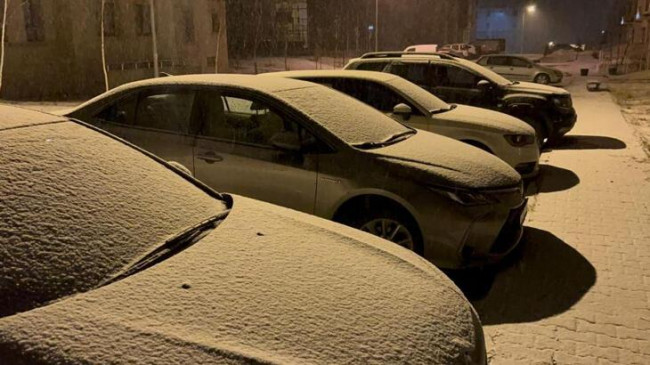 Kars’ta yoğun kar yağışı! Beyaza büründü