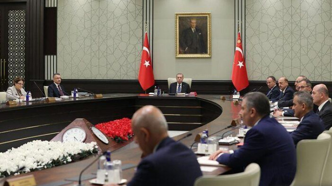 Cumhurbaşkanlığı Kabinesi bugün toplanıyor! Seçimin masada olacağı toplantı için; ‘son kez’ iddiası dikkat çekti