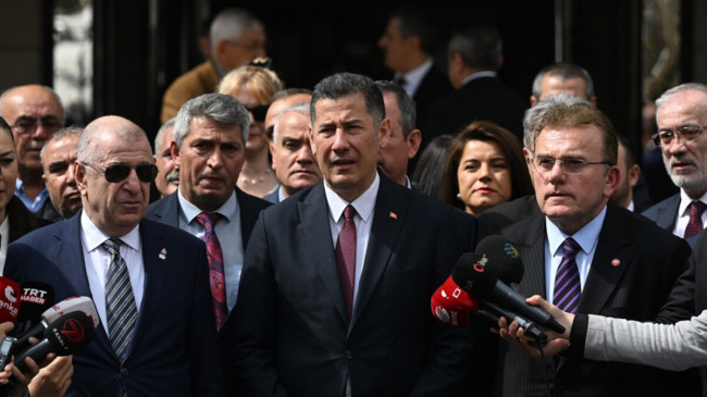 Sinan Oğan, cumhurbaşkanı adaylığı başvurusunu yaptı