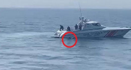 Feribotta panik anları! Denize atlayan yolcuyu Sahil Güvenlik kurtardı