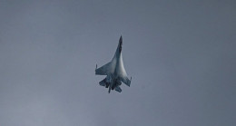Rus savaş uçağı ABD bombardıman uçaklarına karşı havalandı