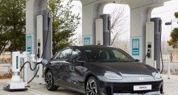 Elektrikli araçlara otomatik şarj robotu