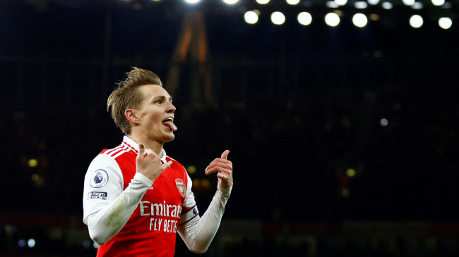 Arsenal, Everton’ı rahat geçerek şampiyonluk yolunda bir engeli daha aştı