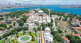 Ayasofya’da dans, Sultanahmet’te resim galerisi istediler