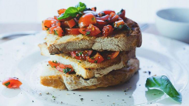 BRUSCHETTA TARİHİ: Bruschetta nasıl yapılır, malzemeleri neler?