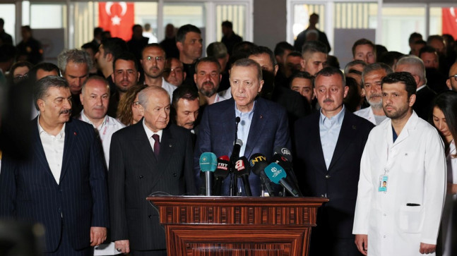 Defne’de sahra hastanesi ziyareti | Cumhurbaşkanı Erdoğan: Bir yıl içinde 319 bin hane inşa edeceğiz – Son Dakika Türkiye Haberleri