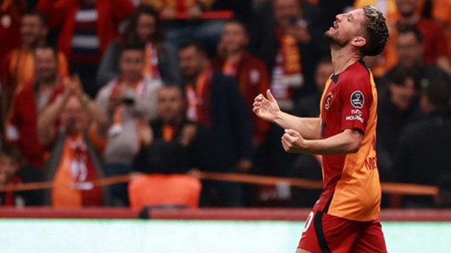 Galatasaray’ın yıldızı Mertens’in sakatlığı nedeniyle Konyaspor maçında da forma giymesi beklenmiyor