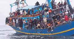 Göçmen teknesi alabora oldu 30 kayıp