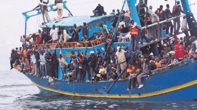 Göçmen teknesi alabora oldu 30 kayıp