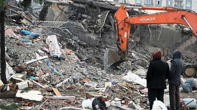 Hatay’da enkaz kaldırma çalışmaları 4 mahallede devam edecek