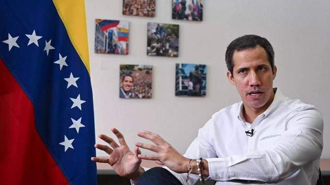 Kendini Venezuela’nın lideri ilan eden Juan Guaido, Maduro’ya karşı adaylığını açıkladı