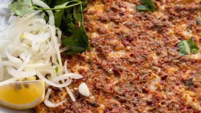 Lahmacunun Yanına Ne Gider? Lahmacunun Yanına Yemek Ve İçecek Tavsiyeleri