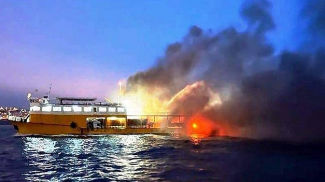 Marmara Denizi’nde feribot yangını; 30 yolcu dumandan etkilendi
