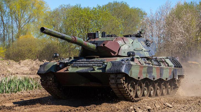 Polonya, Ukrayna’ya 10 adet Leopard tankı daha teslim etti