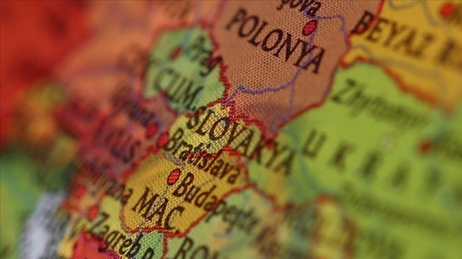 Slovakya Hakkında Bilgiler; Slovakya Bayrağı Anlamı, 2023 Nüfusu, Başkenti, Para Birimi Ve Saat Farkı