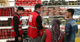 Türk Kızılayın deprem bölgesine yardımları sürüyor