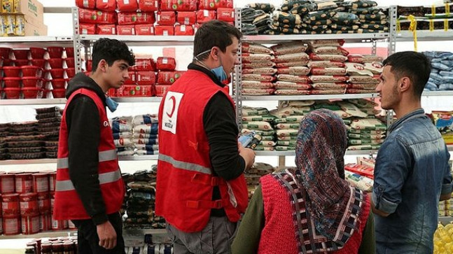 Türk Kızılayın deprem bölgesine yardımları sürüyor