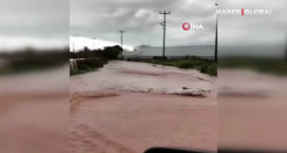 Turuncu kodla uyarılan Antalya’da tarlalar ve yollar göle döndü: Restoranı sular basmış durumda…