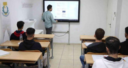 Üniversiteye hazırlık kursu ile gençler hayallerine kavuşuyor