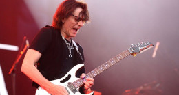 Ünlü gitar virtüözü Steve Vai Türkiye’de konser verecek
