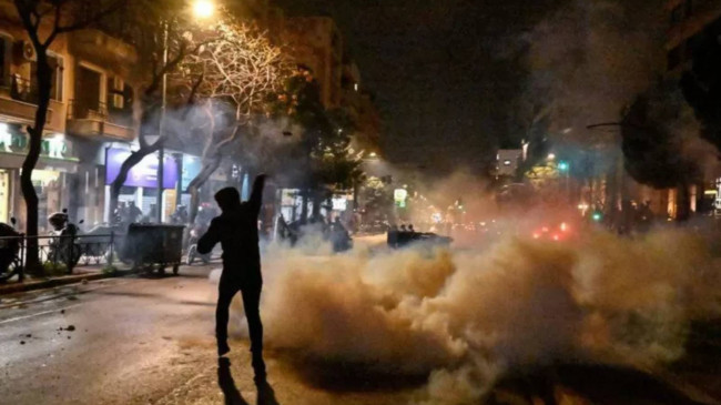 Yunanistan’da 46 kişinin öldüğü tren kazası sonrası protesto gösterileri