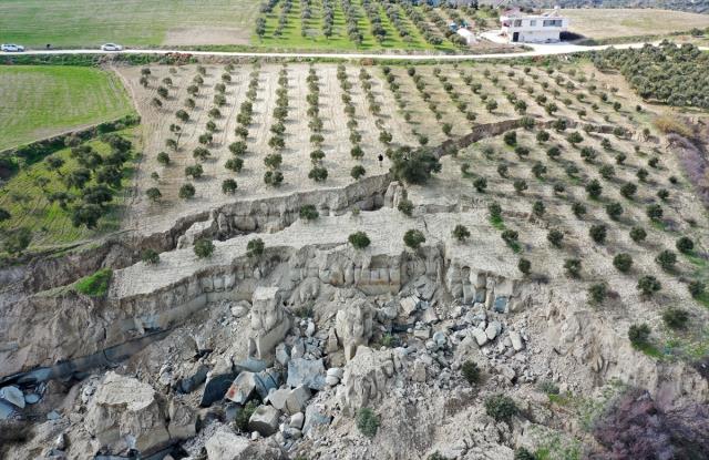 Antakya Ziraat Odası Başkanı Okay: Asi Nehri yönünü değiştirdi, kum ve yeraltı suları tarlaların üzerine çıktı