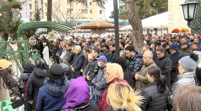 Serdar Ortaç'ın kardeşi son yolculuğuna uğurlandı