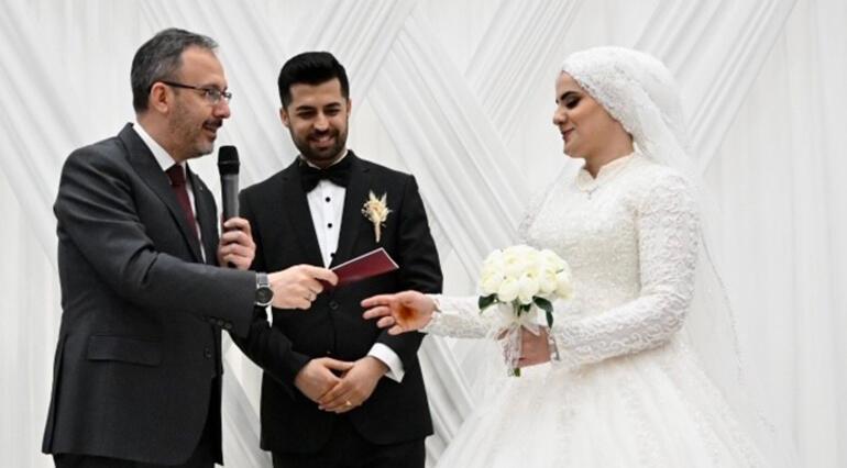 Bakan Kasapoğlu depremzede çiftin nikah şahidi oldu