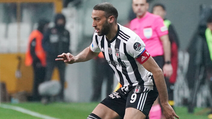 Beşiktaş'ın golcüsü Cenk Tosun'un maaşı 3'e katlanacak